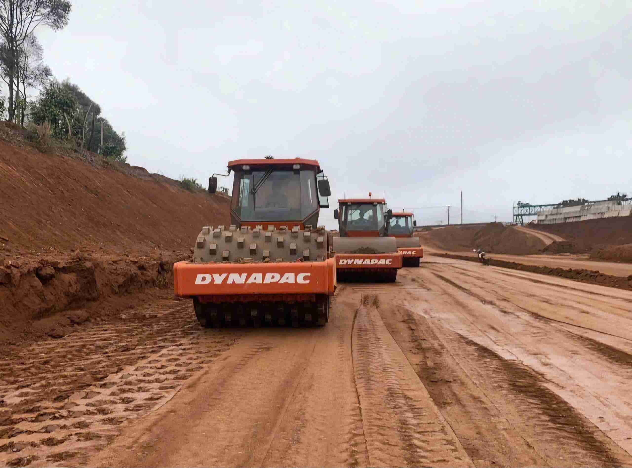 Mot doan cao toc Khanh Hoa - Buon Ma Thuot dang thi cong. Anh: Bao Trung 