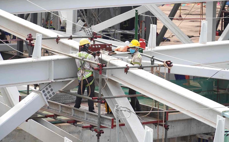 Construction during Tet holiday at package 5.10 of Long Thanh airport passenger terminal. Photo: HAC