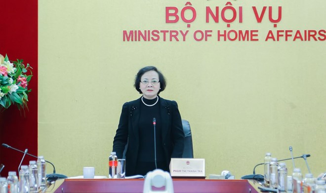 Minister of Home Affairs Pham Thi Thanh Tra requested to review and streamline the payroll after the two ministries merged. Photo: Ministry of Home Affairs