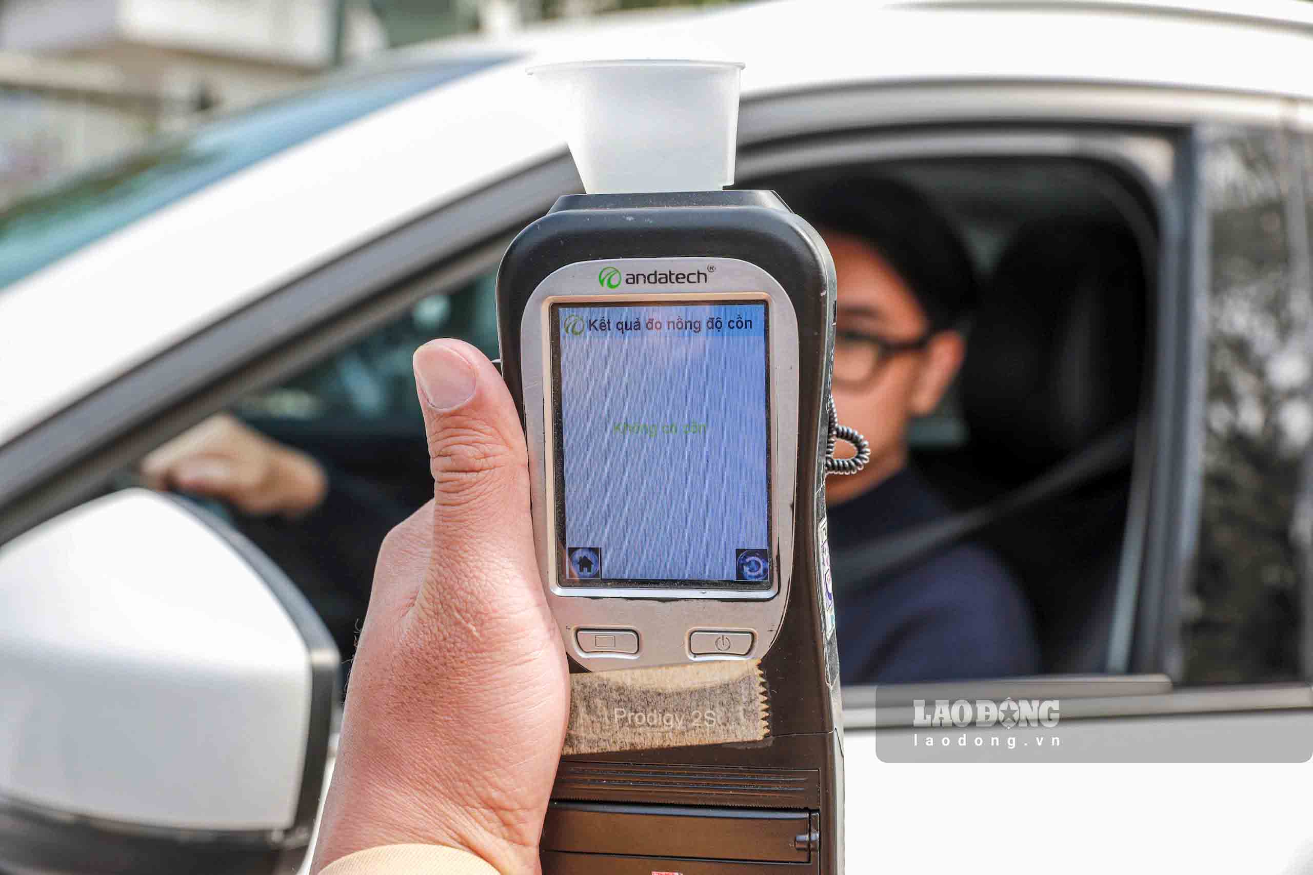 About 3 hours later, no "alcohol" was detected. Photo: Chien Thang