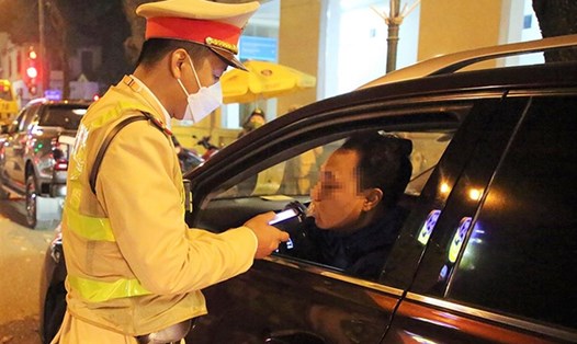 Bộ Công an thông tin về mức xử phạt nồng độ cồn và trừ điểm giấy phép lái xe đối với người điều khiển xe máy. Ảnh minh họa: Bộ Công an