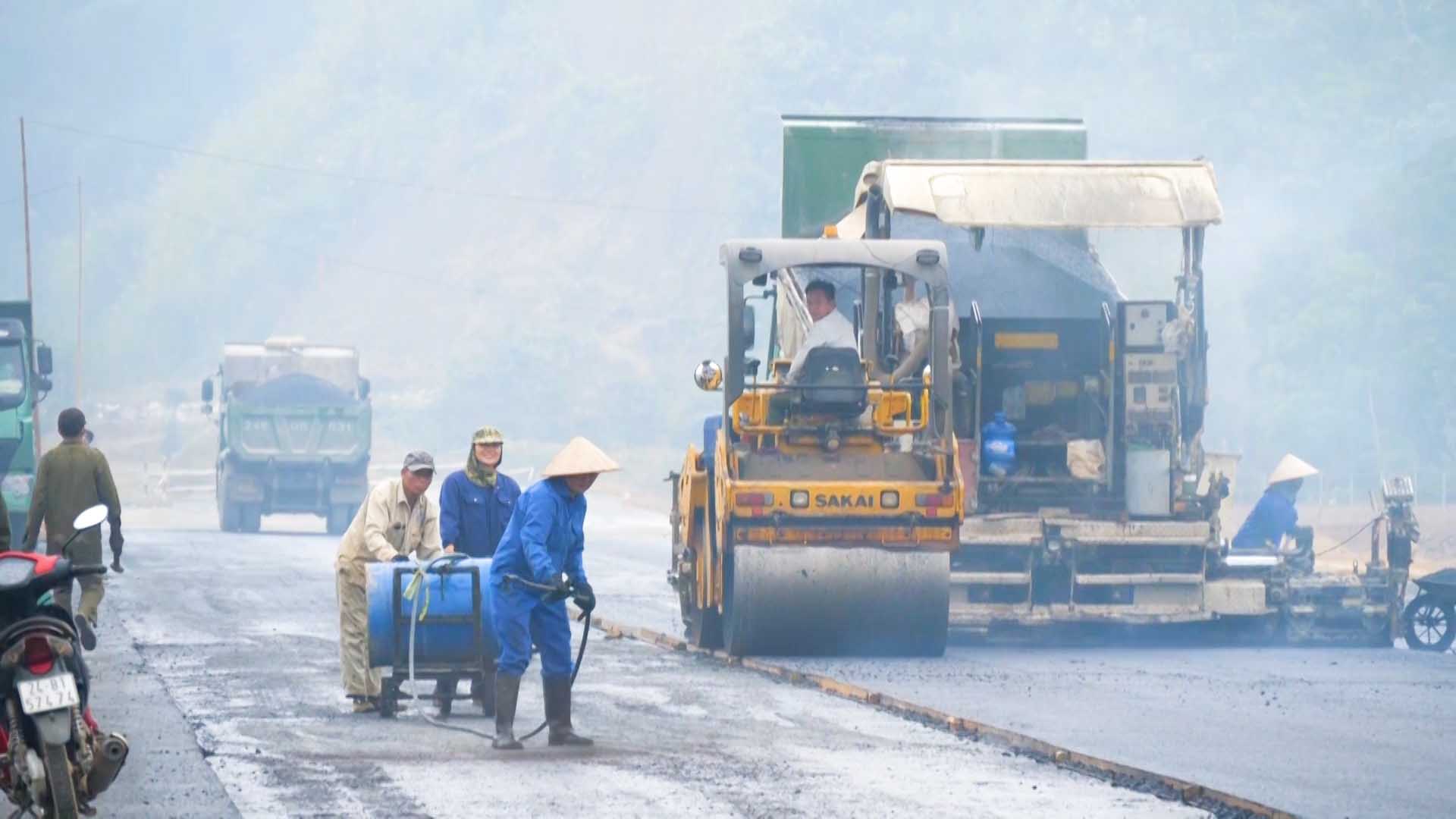 Near Tet holiday at Kim Thanh - Ngoi Phat construction site