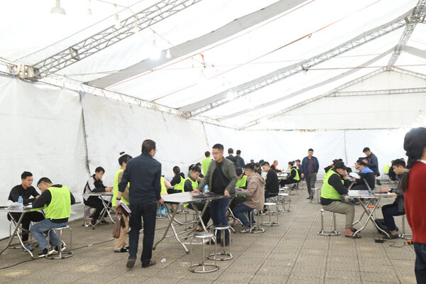 Subjects in the 1,000 billion VND fraud ring at the investigation agency. Photo: Bac Ninh Provincial Police