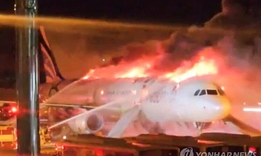 Máy bay Mỹ va trực thăng Black Hawk, nhiều người thiệt mạng