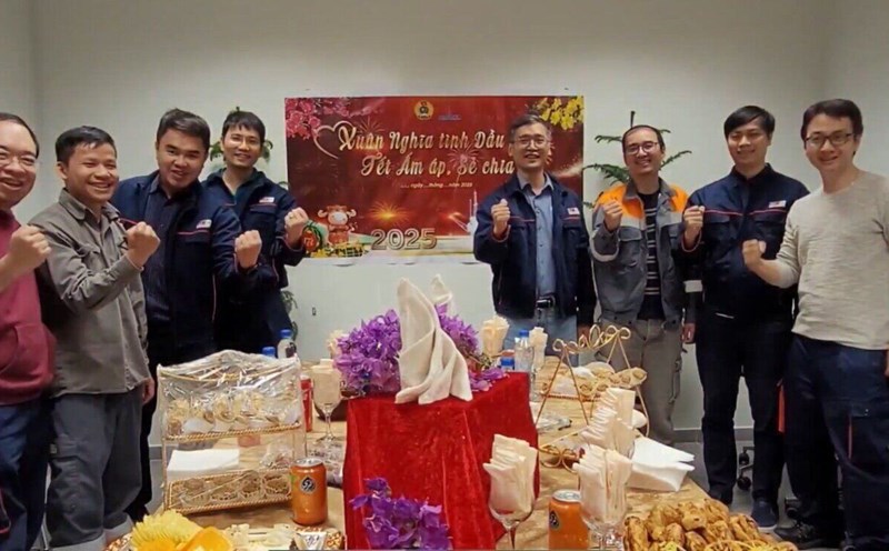 Vietnam Oil and Gas Trade Union sends New Year wishes to Oil and Gas workers at offshore and foreign projects online. Photo: Vietnam Oil and Gas Trade Union