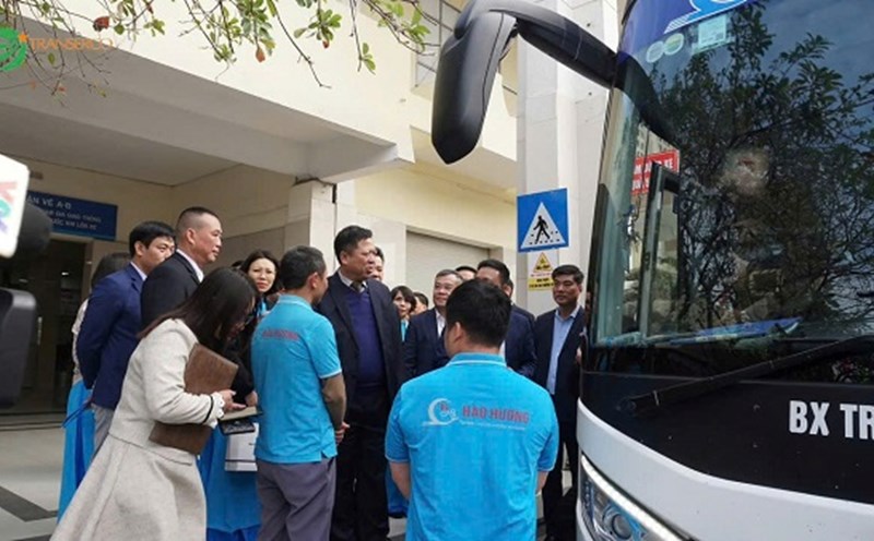 Minister of Transport Tran Hong Minh inspected passenger service at Giap Bat Bus Station on the afternoon of January 28. Photo: Ta Hai