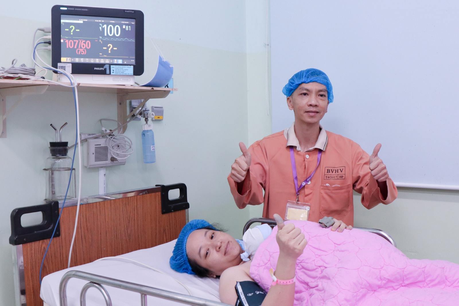 The couple K.O. were filled with happiness when welcoming their baby on New Year's Eve at Hung Vuong Hospital. Photo: BVCC