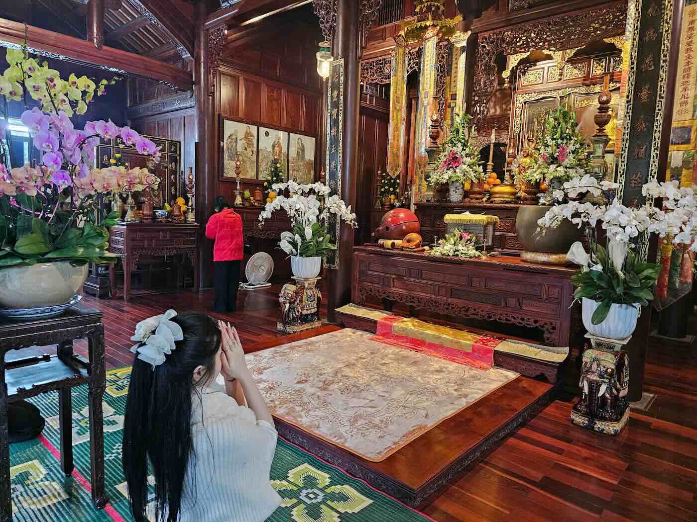 People visit pagodas at the beginning of the new year. Photo: Thanh Dat.
