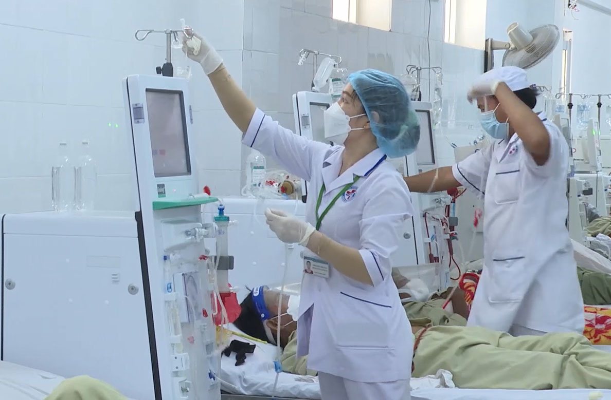 Doctors and nurses at Quang Ngai General Hospital worked through the 2025 Lunar New Year, with double the workload of normal days. Photo: Vien Nguyen