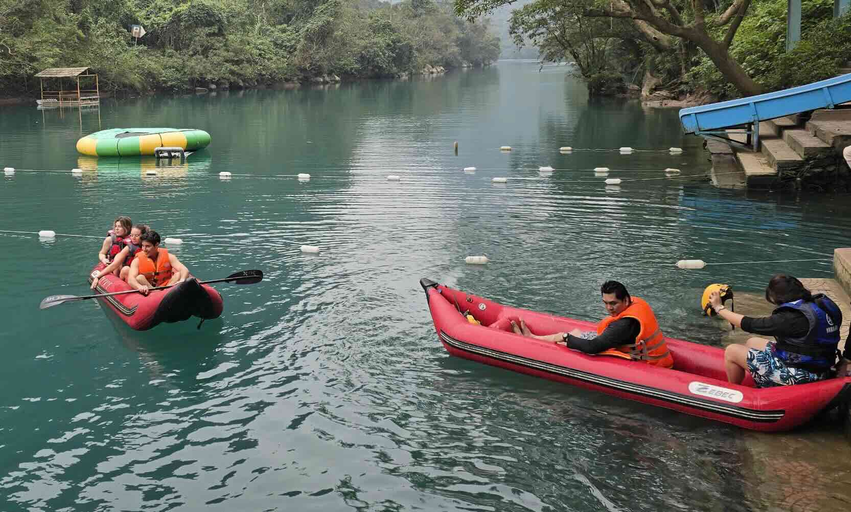 Du khách đến Phong Nha - Kẻ Bàng ngày đầu năm mới. Ảnh: Hoàng Thành