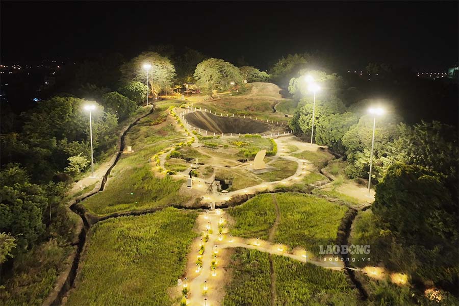 From January 1, 2025, people and tourists will be able to visit the A1 Hill relic in the evening. Photo: Quang Dat