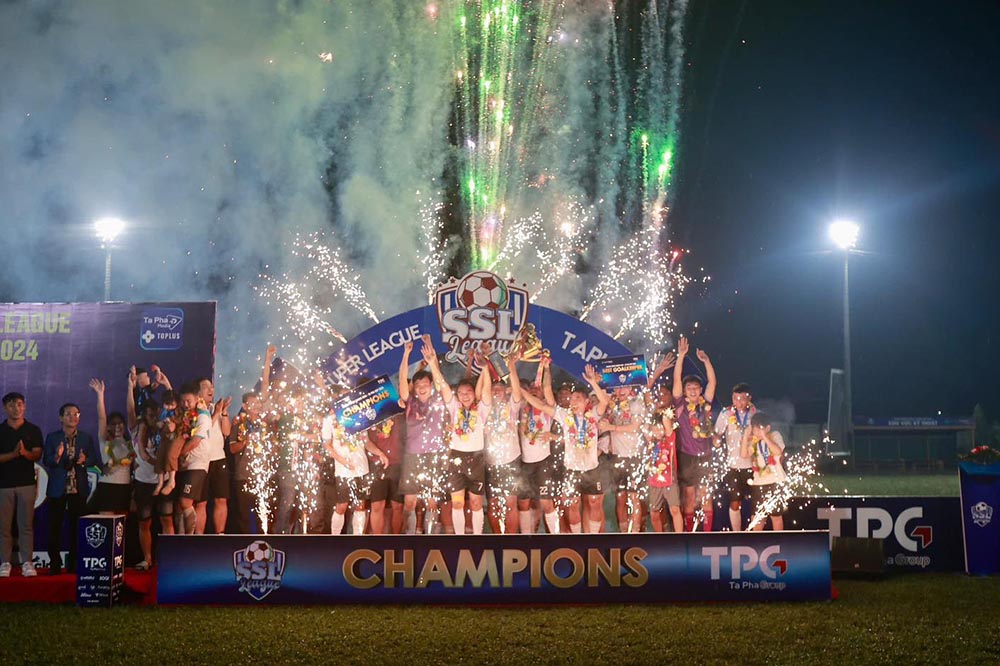 The sports movement in Vietnam, especially football, is growing strongly. Photo: SSL