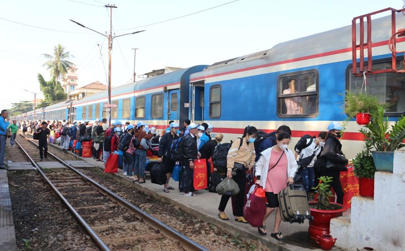 The Trade Union will donate more than 1,000 train tickets to bring disadvantaged workers in Binh Duong home for Tet.