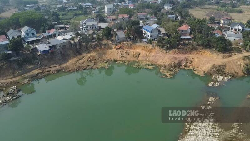 Thi cong du an bo ke chong sat lo tai xa Nha Long. Anh: Lam Thanh