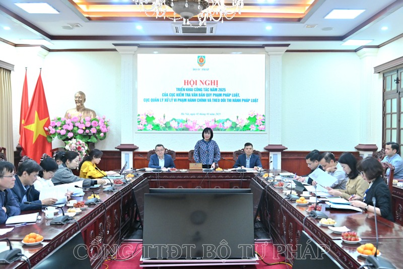 The leaders of the Ministry of Justice requested to improve the organizational structure of the two Departments under the Ministry. Photo: Ministry of Justice