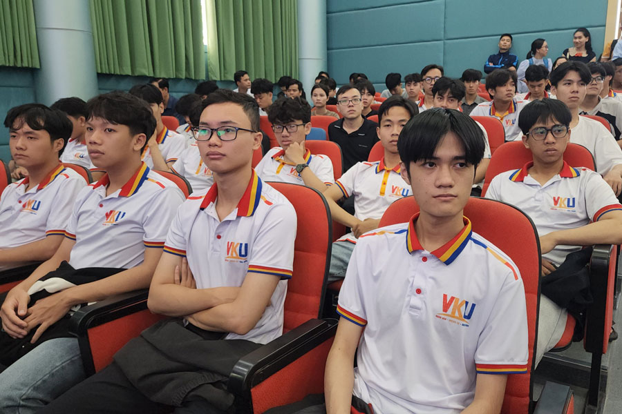 Universities in Da Nang need to aim at training human resources for the country and the world, especially in the technology industry. Photo: Nguyen Thi