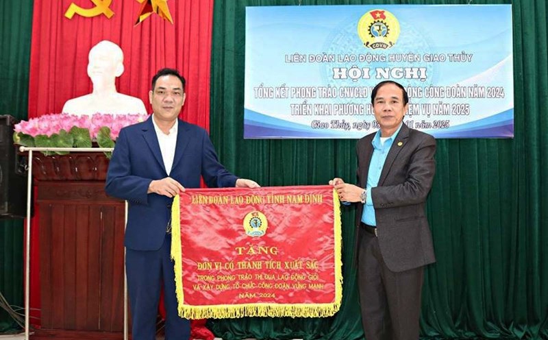 Giao Thuy District Labor Federation (Nam Dinh Province) held a conference to summarize trade union activities and the labor movement in 2024. Photo: Giao Thuy District Portal