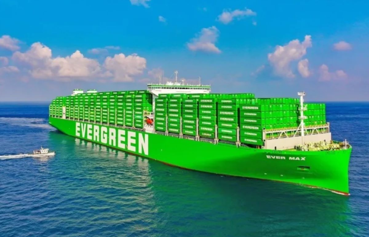 Evergreen Marine Shipping Company offers Tet bonuses of up to a billion VND. Photo: Evergreen Marine