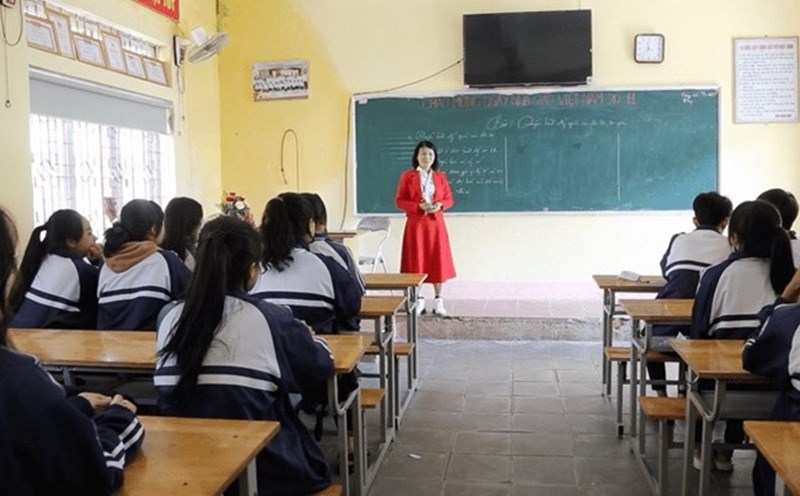 Many new regulations on extra teaching and learning in schools. Photo: Minh Ha