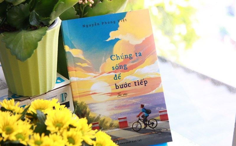 Book "We live to move on". Photo: Publisher.