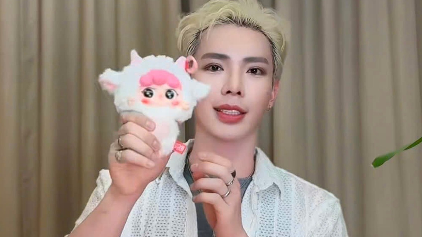 Singer Erik once "unveiled" a Baby Three collection. Photo: FBNV