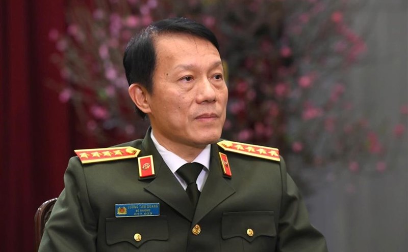 General Luong Tam Quang - Politburo member, Secretary of the Central Public Security Party Committee, Minister of Public Security - talks with reporters. Photo: Ministry of Public Security
