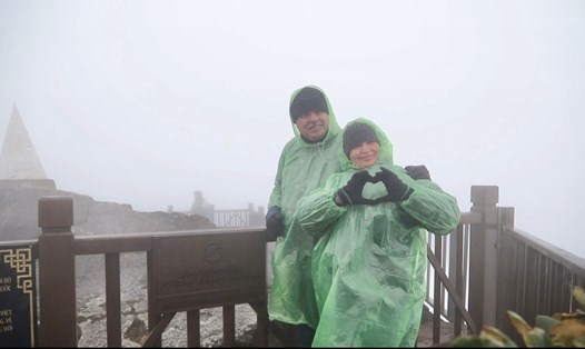 Khách nước ngoài trải nghiệm không khí Tết Nguyên đán tại Lào Cai. Ảnh: Phạm Bằng