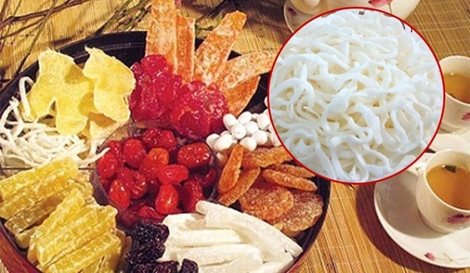 Tet is a time to enjoy many delicious dishes, but consuming too much unsuitable food can affect sleep. Graphics: Thanh Nga.