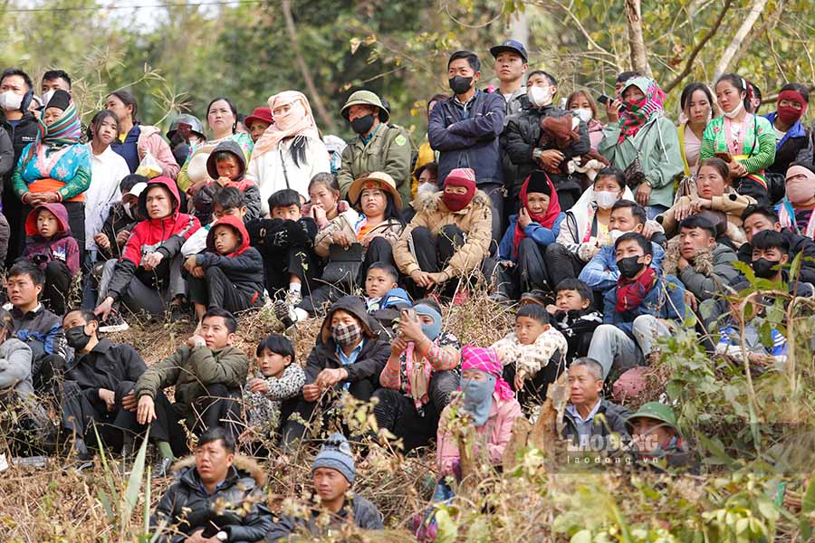 Hoi thi da dem den cho khan gia nhung tran dau hay va nhung mieng danh dep mat.