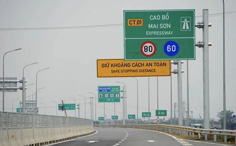 The North-South Expressway, East section, Cao Bo - Mai Son, with a length of about 15.245 km, will be expanded to 2 lanes. Photo: VGP