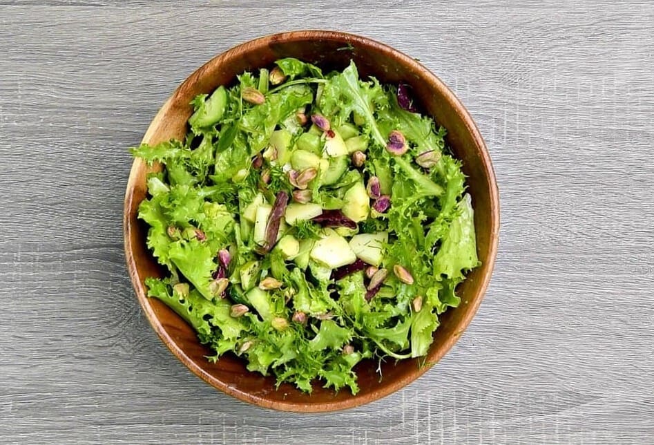 Mixed vegetable salad will be an effective dish to help relieve the feeling of fullness during Tet. Photo: Quoc Chung