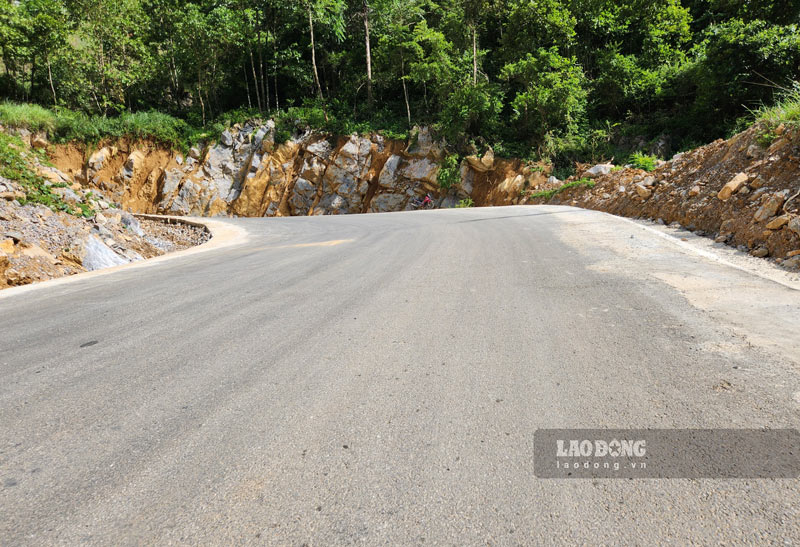 Mot so tang deo da duoc tham nhua hoan chinh. Anh: Tan Van.