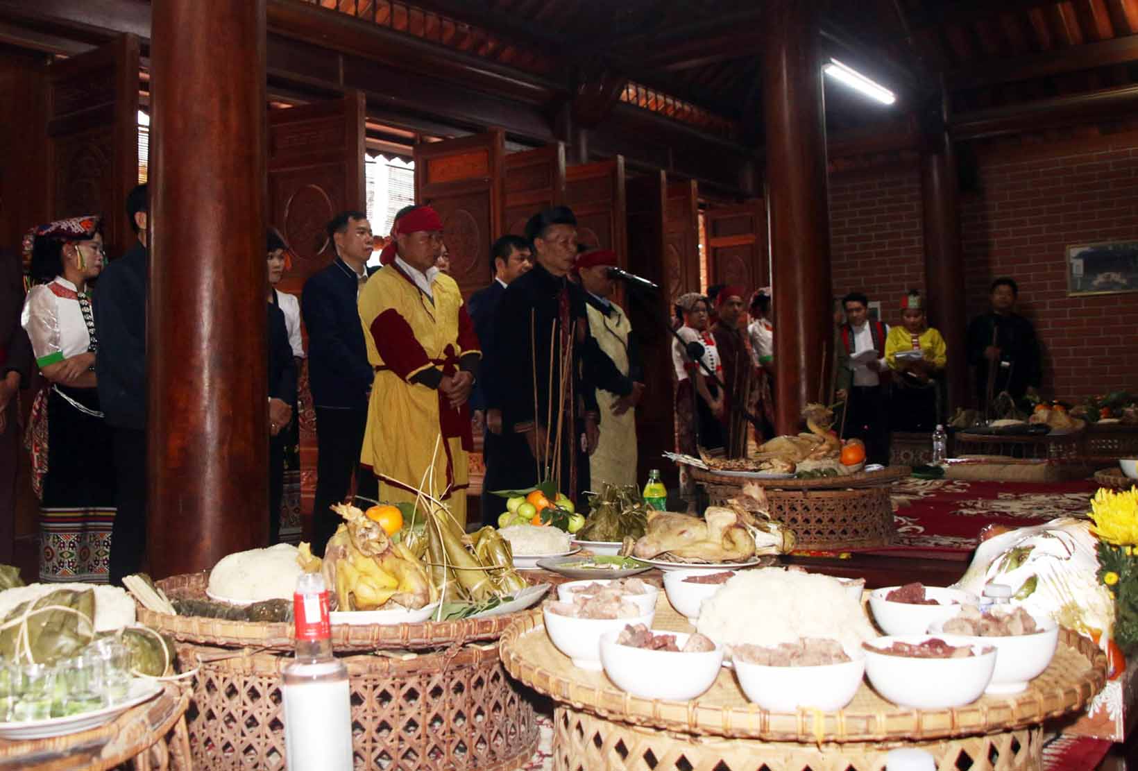 Nhung dac san dia phuong trong le te den Muong Chieng Ngam truoc gio khai mac Le hoi Hang Bua (xa Chau Tien, huyen Quy Chau, Nghe An). Anh: Huu Vi 