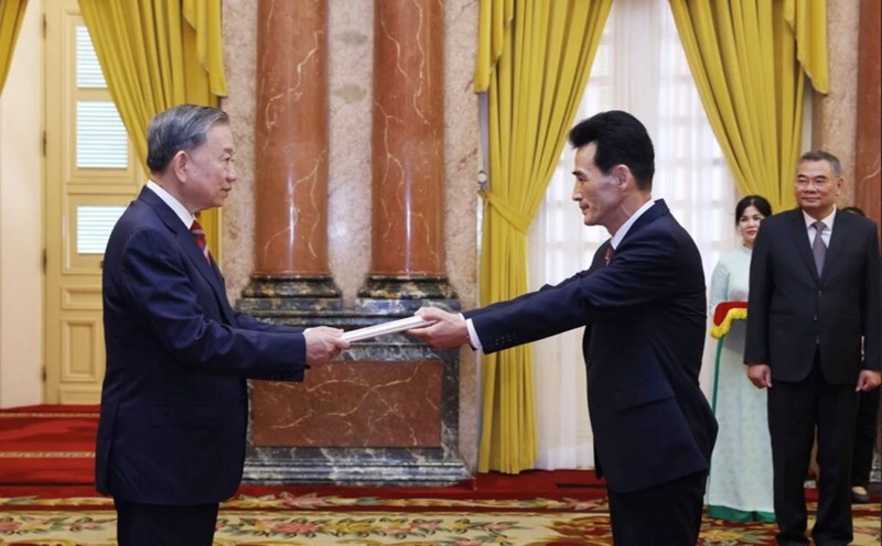 General Secretary and President To Lam received Ambassador of the Democratic People's Republic of Korea to Vietnam Ri Sung Guk presenting his credentials in August 2024. Photo: VNA