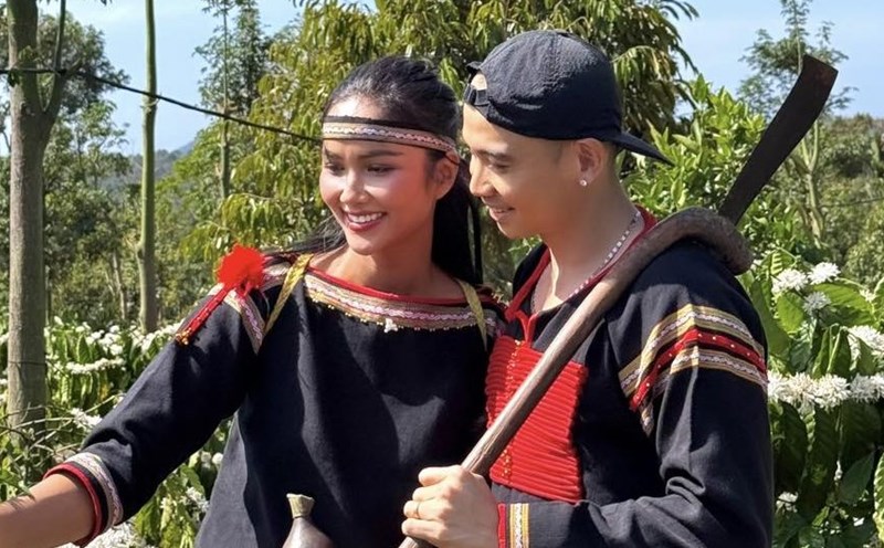 Miss H'hen Nie publicly announced her boyfriend. Photo: FBNV