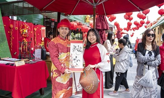 Du khách tưng bừng du xuân trên đỉnh Bà Nà (Đà Nẵng). Ảnh: H. Hà