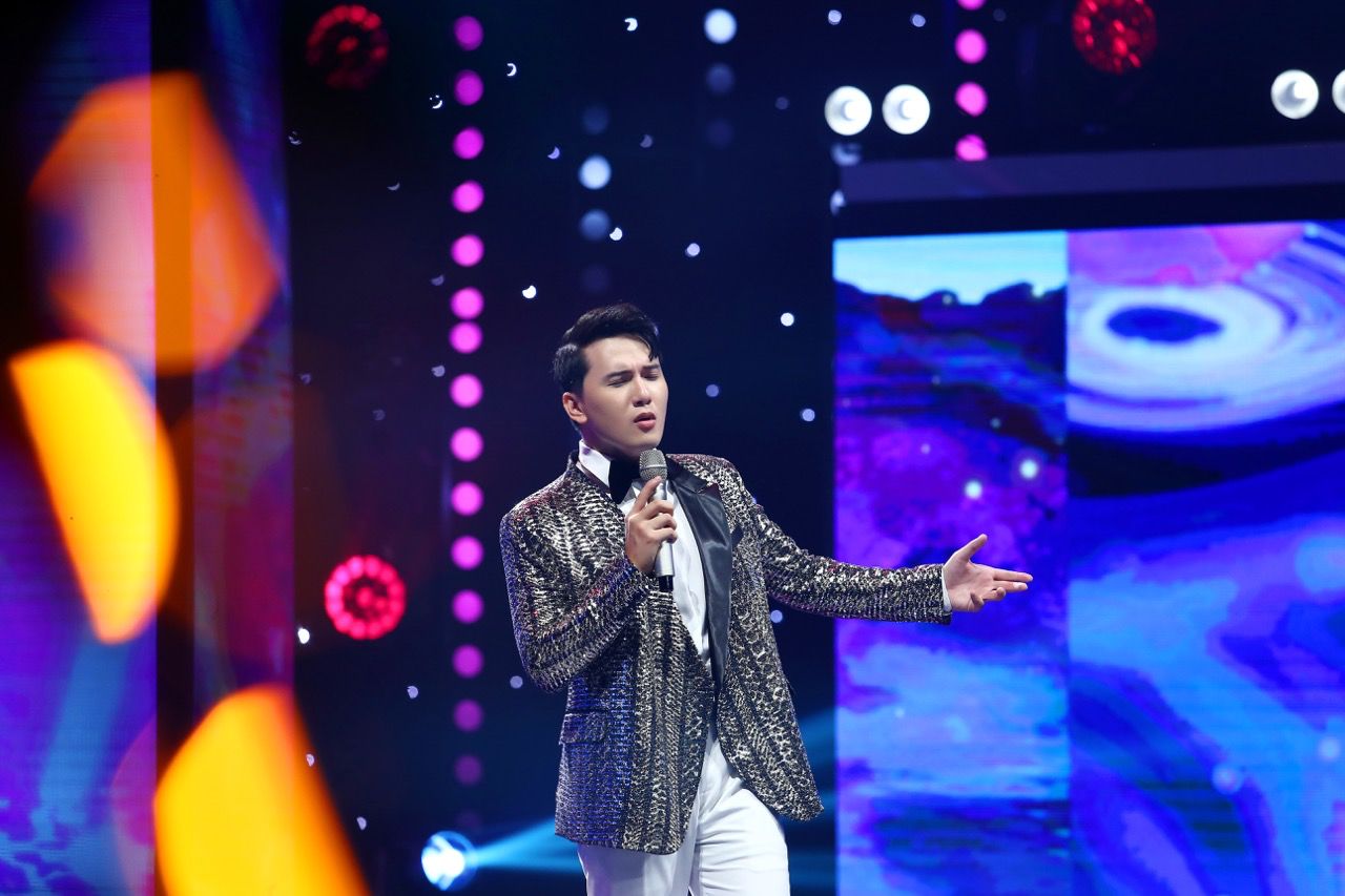 Singer Khac Minh. Photo: Producer.