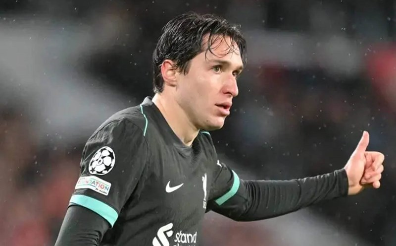 Federico Chiesa had a very good match despite Liverpool's defeat to PSV. Photo: AFP