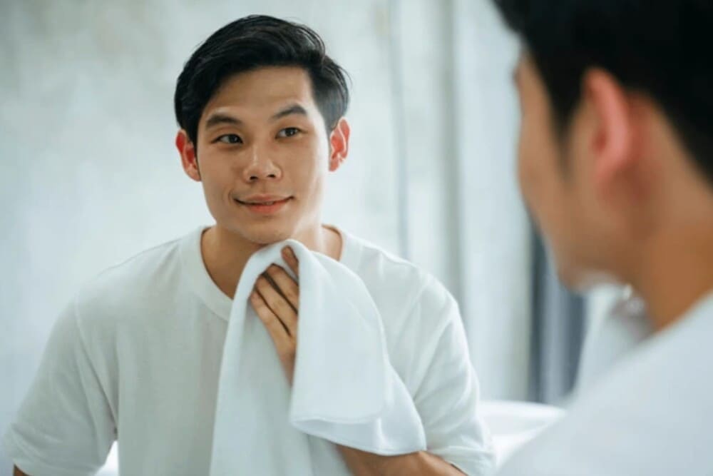 Men should spend time taking care of their skin during Tet holiday. Photo: Pixabay