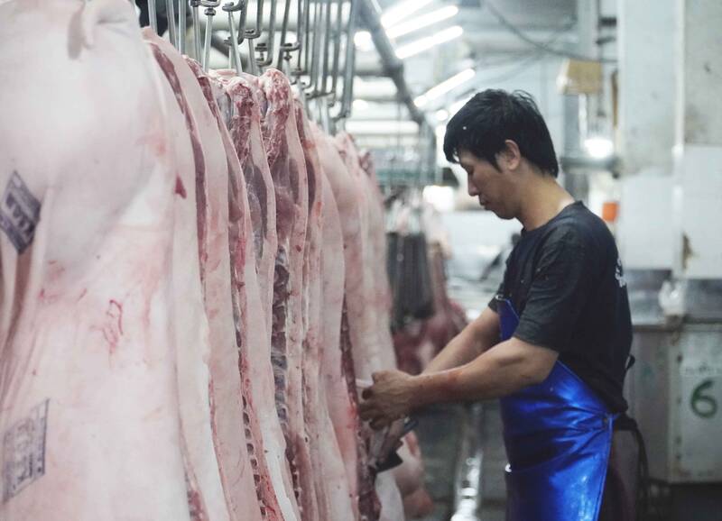Pork trading floor will help ensure quality and transparency of origin. Photo: Ha May