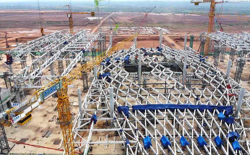 Nâng Thành Công Hệ Kết Cấu Thép Mái Trung Tâm Nhà Ga Sân Bay Long Thành Nâng Thành Công Hệ Kết Cấu Thép Mái Trung Tâm Nhà Ga Sân Bay Long Thành