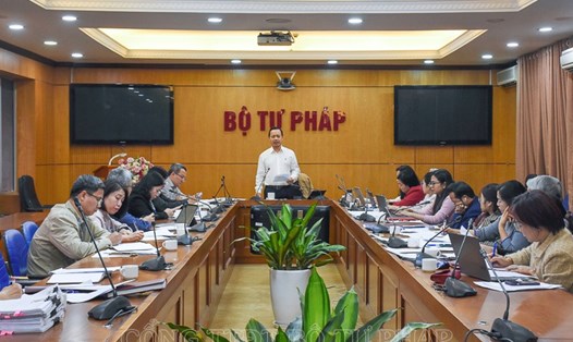 Bộ Tư pháp họp về xây dựng chính sách Nghị quyết về việc xử lý các vấn đề phát sinh liên quan đến sắp xếp tổ chức bộ máy. Ảnh: Bộ Tư pháp