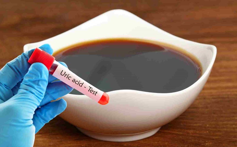 Soy sauce has a high sodium content which increases uric acid. Graphics: Ha May