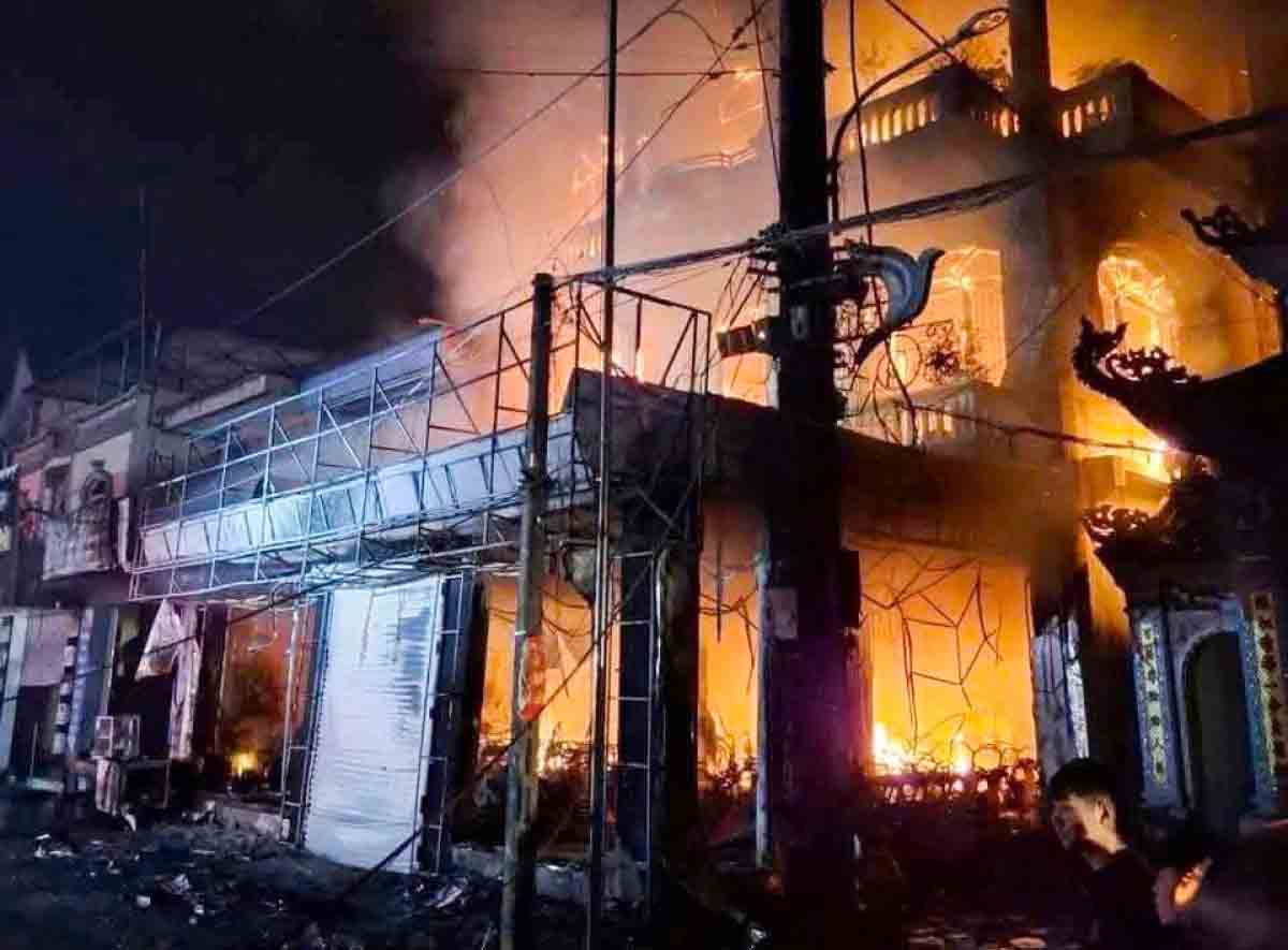 Hiện trường vụ cháy cửa hàng xe điện ở Bắc Ninh. Ảnh: Người dân cung cấp