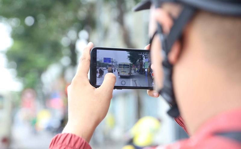 People who provide information about traffic violations of others will be paid. Photo: To The
