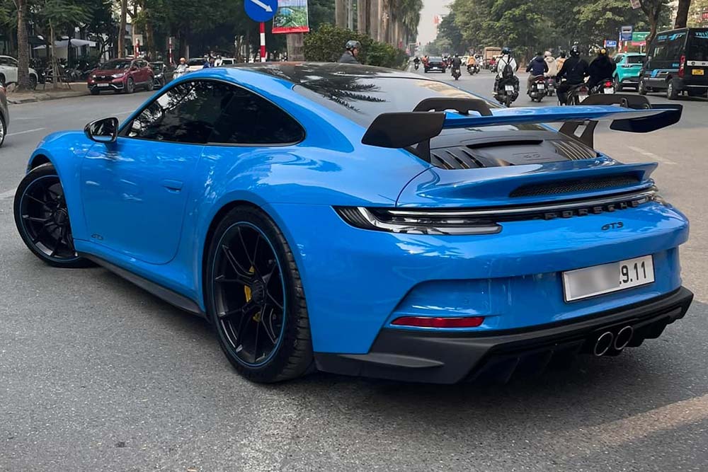 The owner of a 992 generation Porsche 911 GT3 spent 40 million VND to own a license plate with the number ending in 911. Photo: Mai Xuan Duc