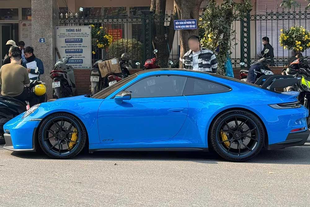 Can canh ngoai hinh Porsche 911 GT3 992. Anh: Mai Xuan Duc