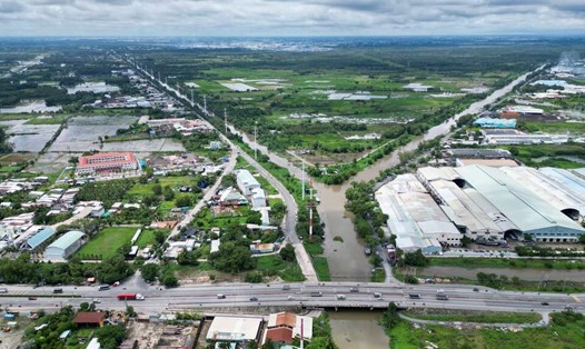 Dự án đô thị Đại học Quốc tế (huyện Hóc Môn, TPHCM) treo hơn 15 năm.  Ảnh: Anh Tú