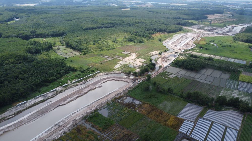 Binh Duong is implementing a project to dredge Suoi Cai, nearly 19 km long. Photo: Dinh Trong