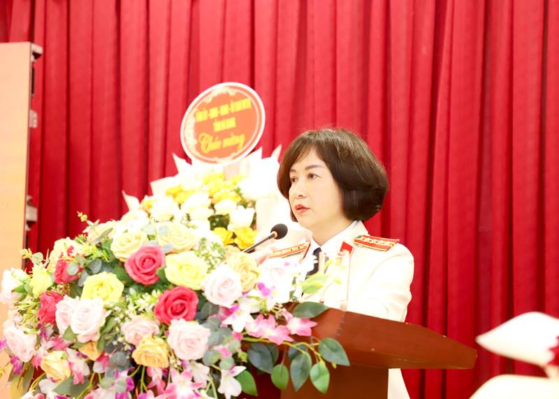 Head of the People's Procuracy of Ha Giang province Nguyen Thi Mai Lap speaks after receiving the appointment decision. Photo: People's Procuracy of Ha Giang province